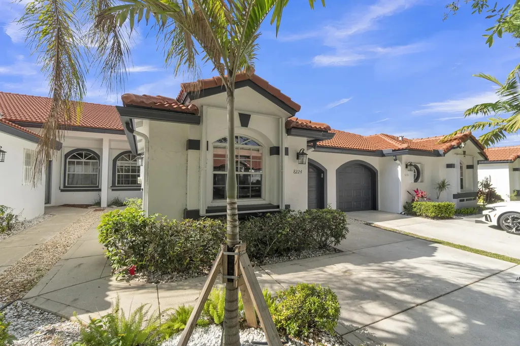 8224 Via Bella Boca Raton FL 33496