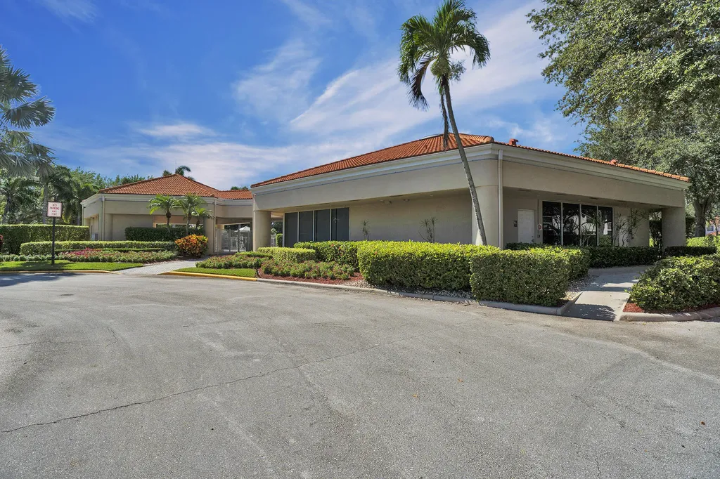 8224 Via Bella Boca Raton FL 33496