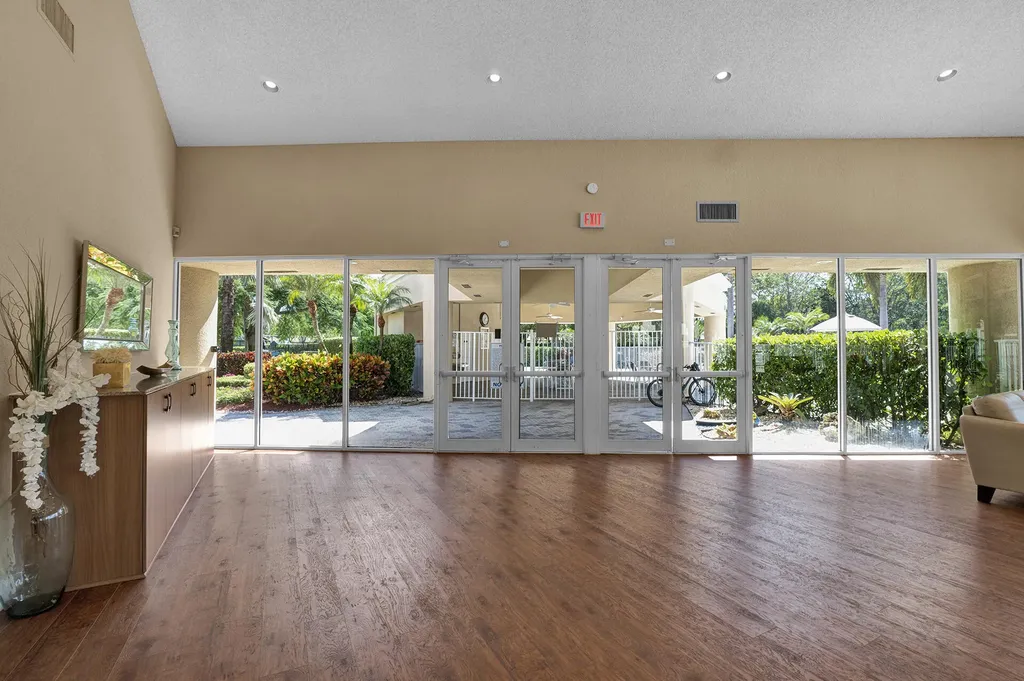 8224 Via Bella Boca Raton FL 33496