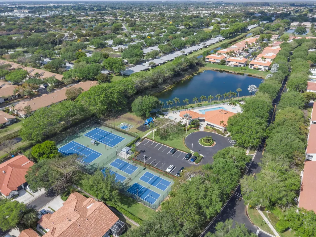 8224 Via Bella Boca Raton FL 33496