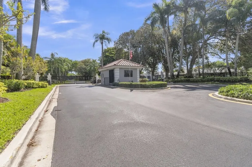 8224 Via Bella Boca Raton FL 33496