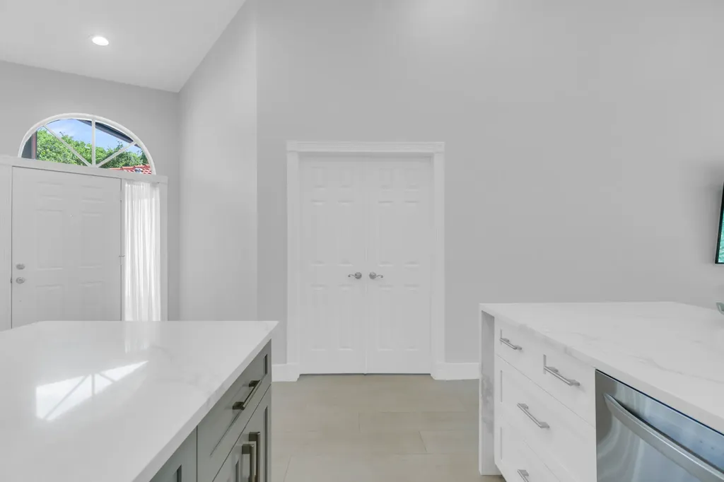 8224 Via Bella Boca Raton FL 33496
