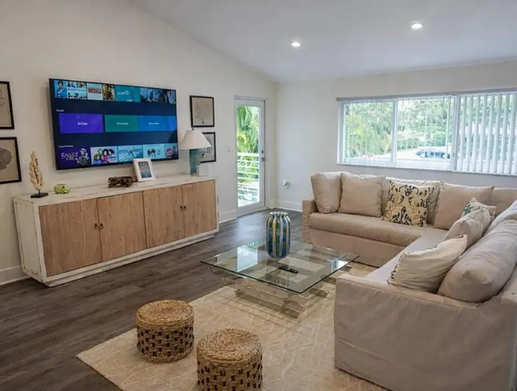 902 Palm Avenue Boca Raton FL 33432