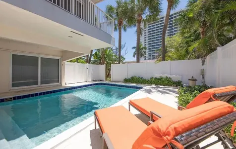 902 Palm Avenue Boca Raton FL 33432