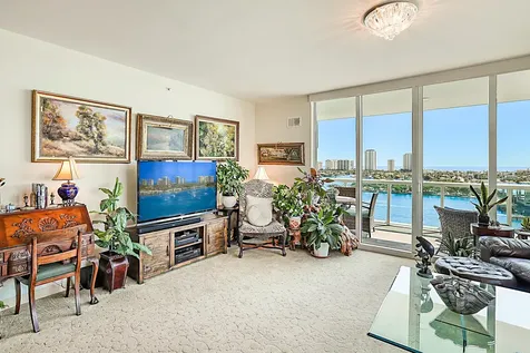 2640 Lake Shore Drive Riviera Beach FL 33404