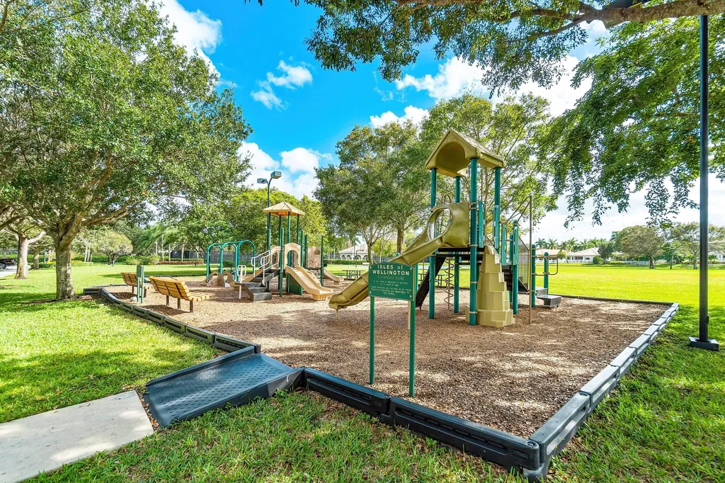 4621 Windward Cove Lane Wellington FL 33449