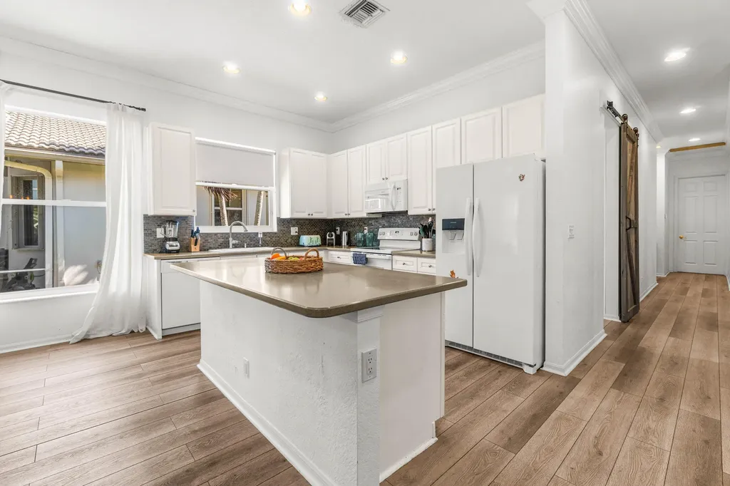 4621 Windward Cove Lane Wellington FL 33449