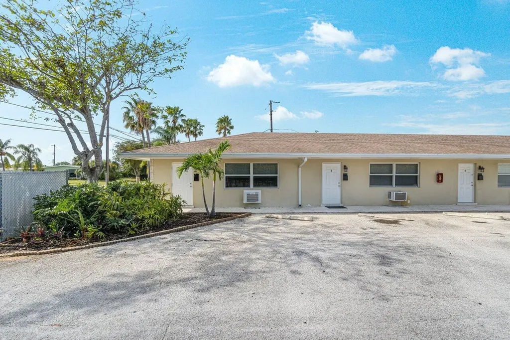 751 Hummingbird Way North Palm Beach FL 33408