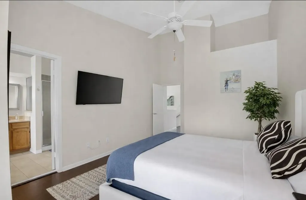 5282 Sapphire Valley Boca Raton FL 33486