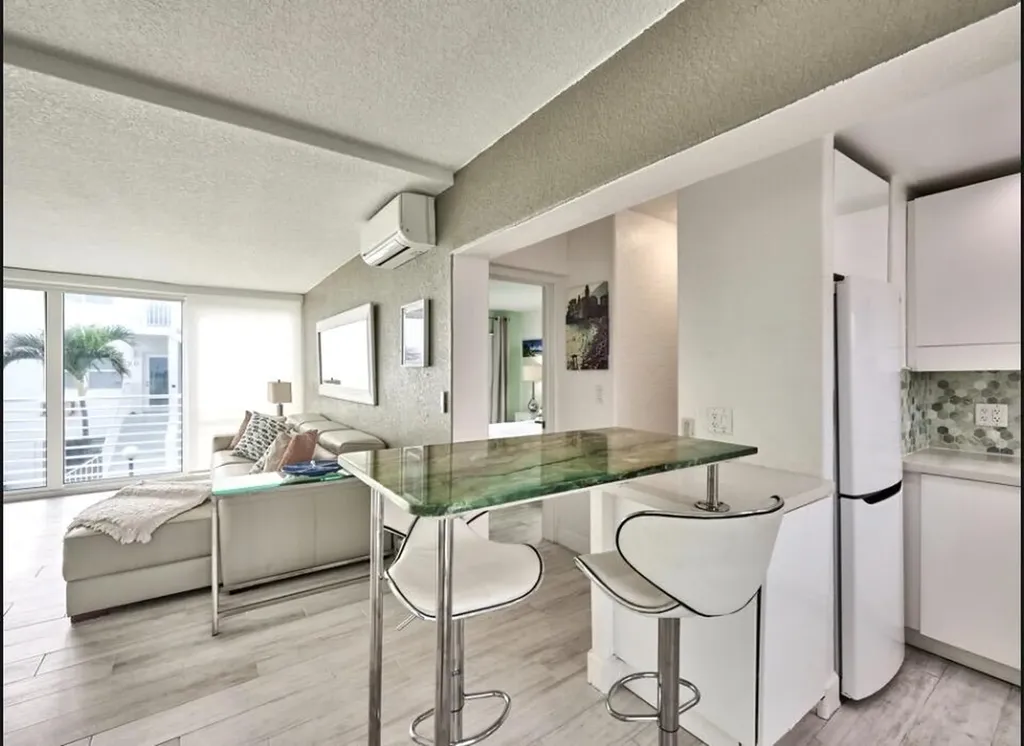 1043 Hillsboro Mile Hillsboro Beach FL 33062