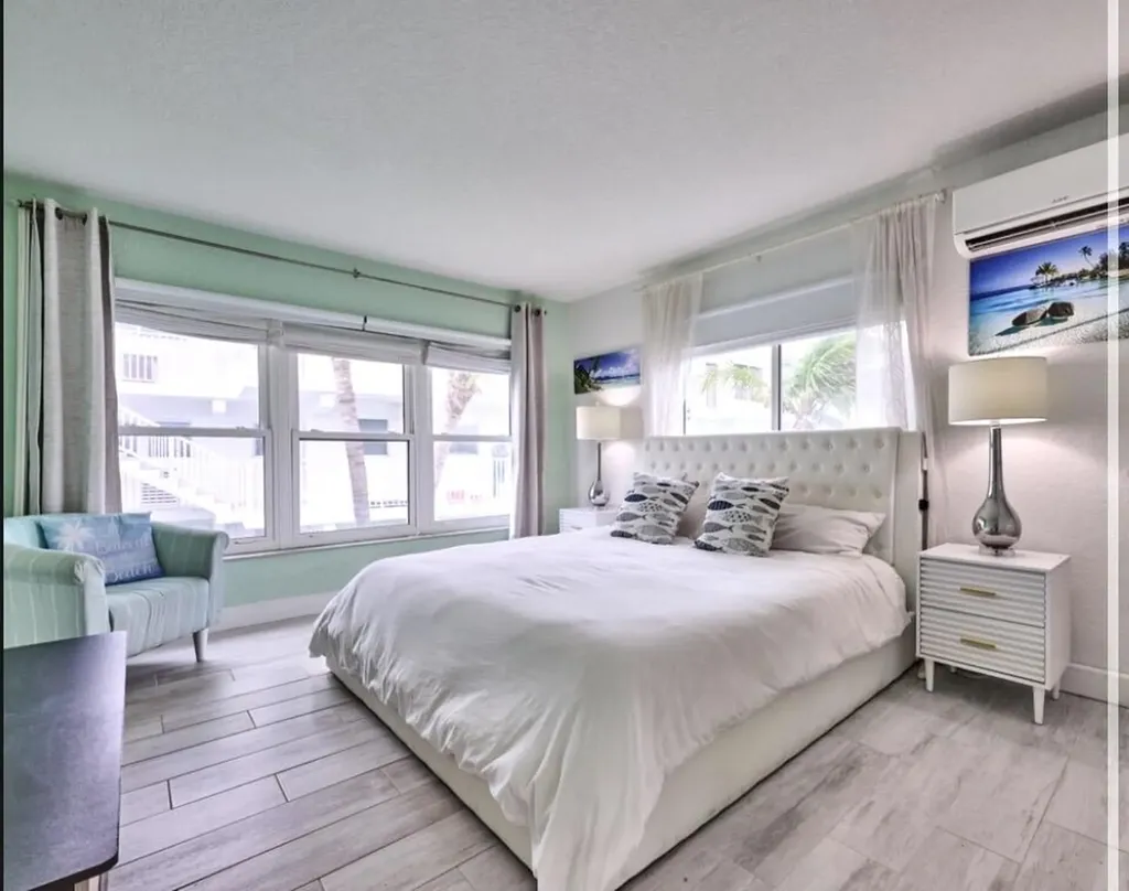 1043 Hillsboro Mile Hillsboro Beach FL 33062