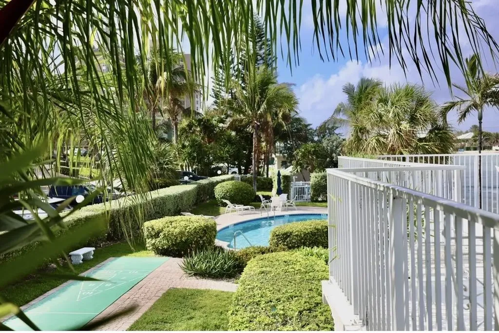 1043 Hillsboro Mile Hillsboro Beach FL 33062