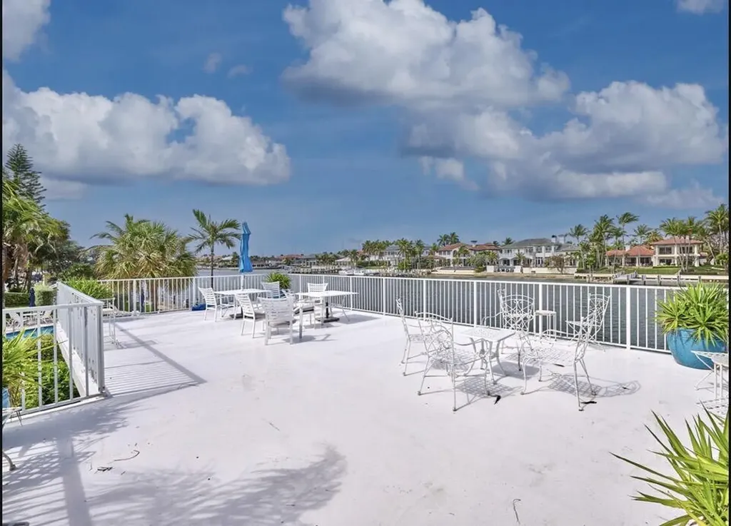 1043 Hillsboro Mile Hillsboro Beach FL 33062