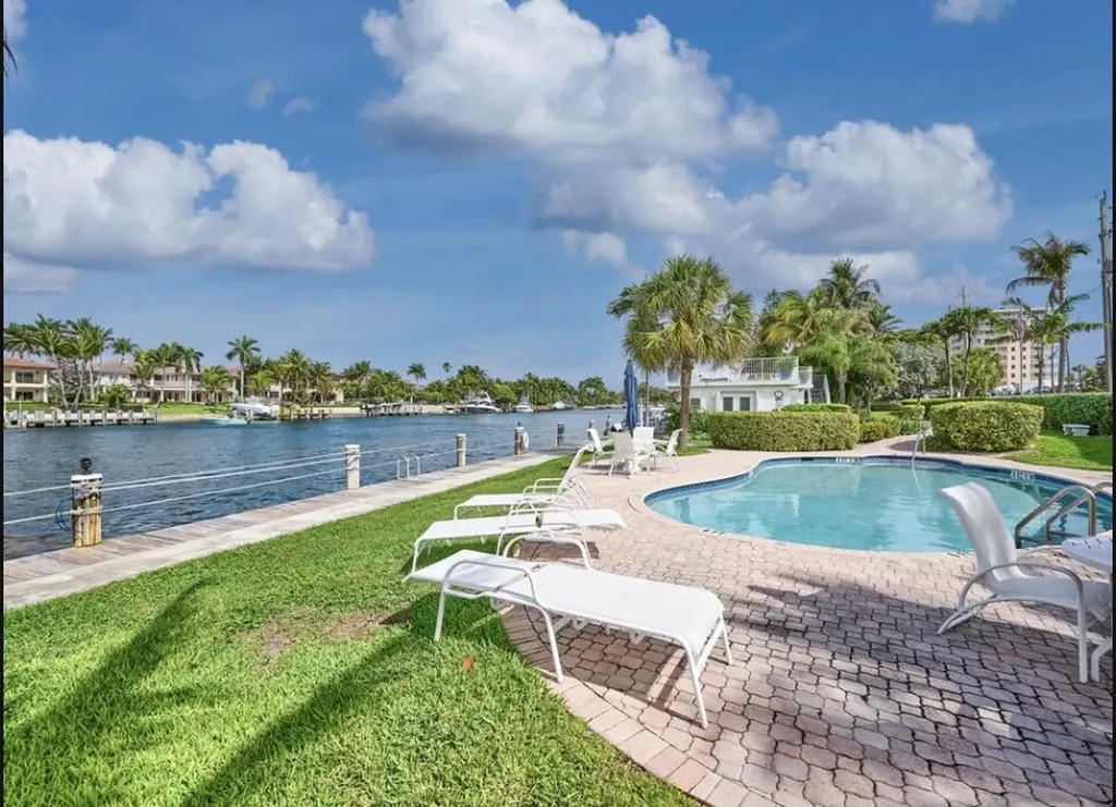 1043 Hillsboro Mile Hillsboro Beach FL 33062