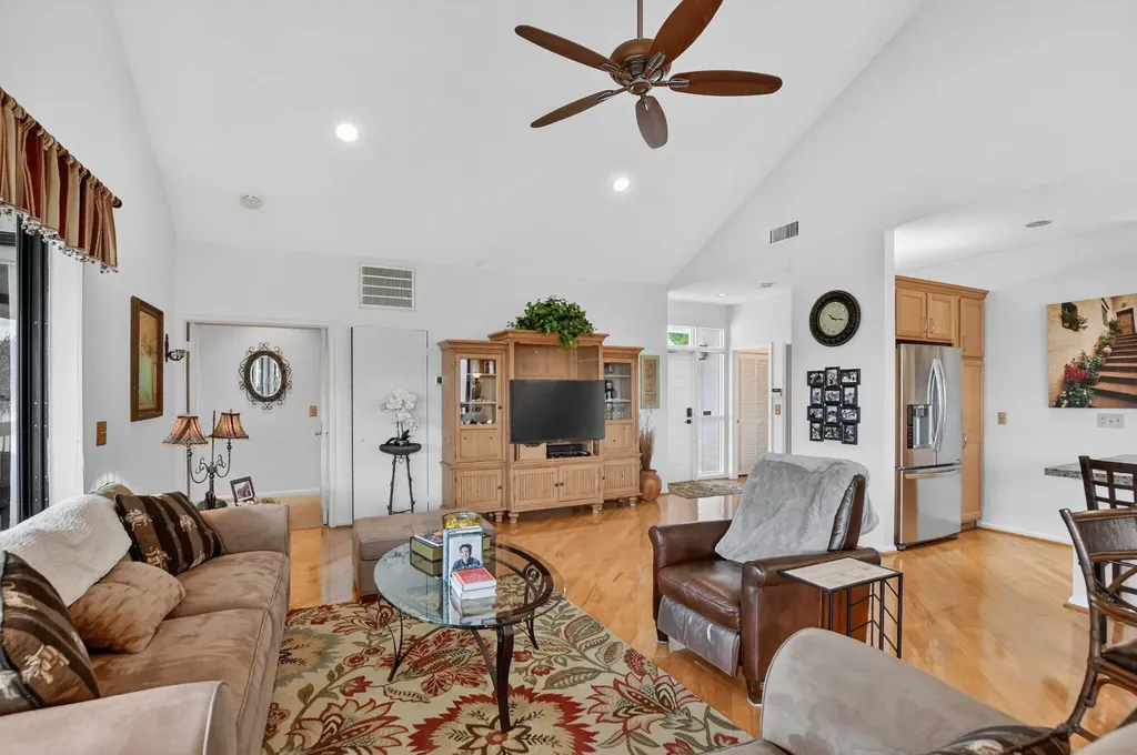 19279 Sabal Lake Drive Boca Raton FL 33434