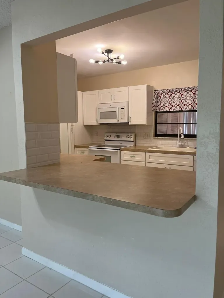 4054 N Pine Island Road Sunrise FL 33351