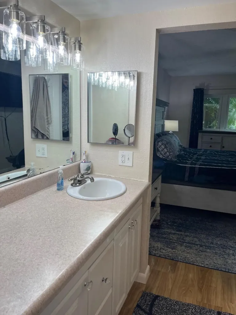 4054 N Pine Island Road Sunrise FL 33351