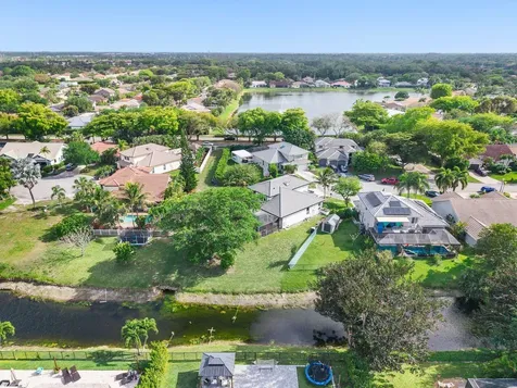 6273 NW 52nd Street Coral Springs FL 33067