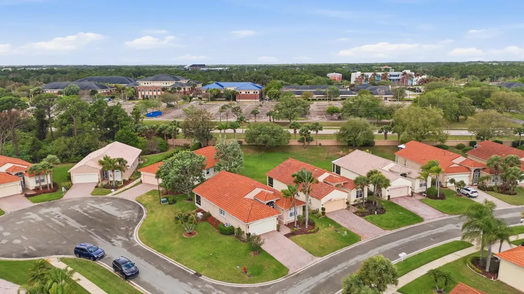 348 NW Toscane Trail Port St Lucie FL 34986