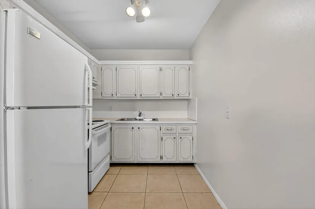 162 Easthampton G West Palm Beach FL 33417