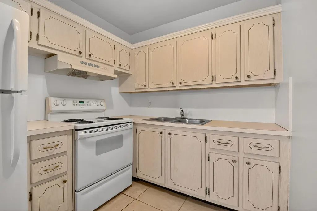 162 Easthampton G West Palm Beach FL 33417
