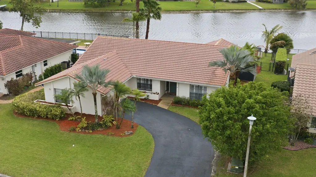 10108 NW 1st Manor Coral Springs FL 33071