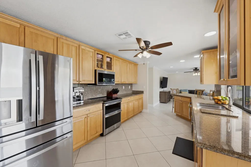 10108 NW 1st Manor Coral Springs FL 33071