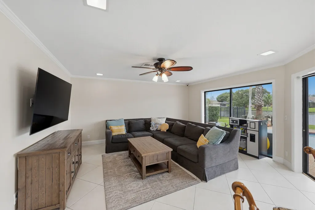 10108 NW 1st Manor Coral Springs FL 33071
