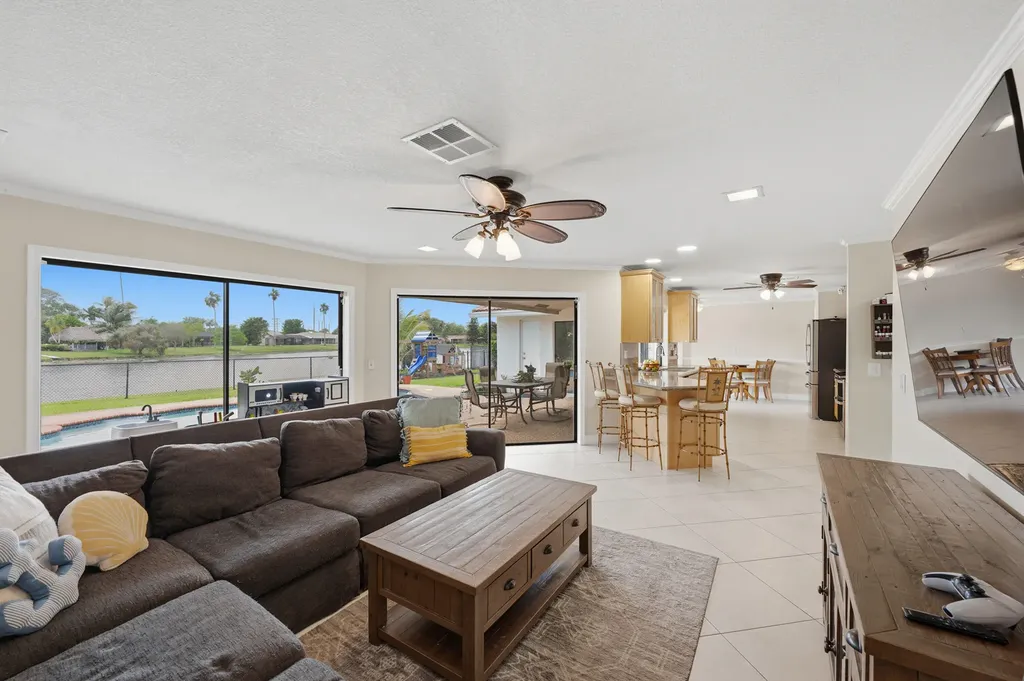 10108 NW 1st Manor Coral Springs FL 33071