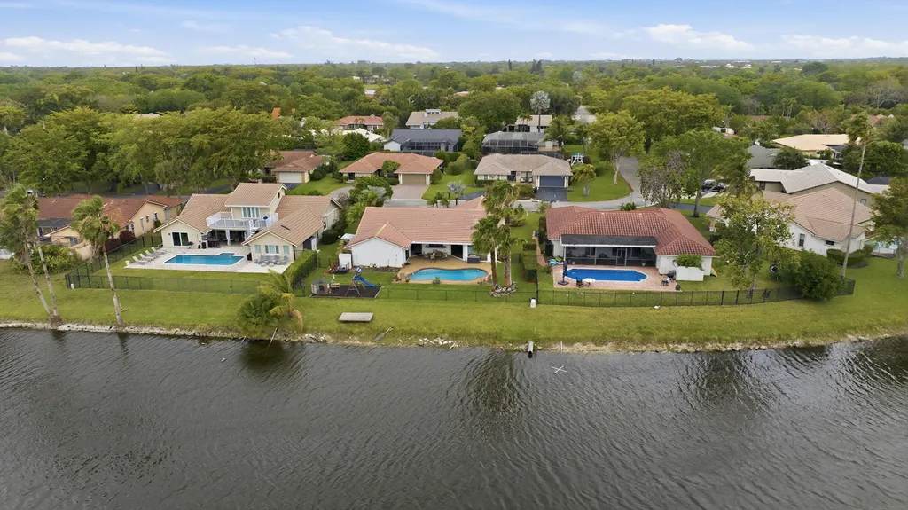 10108 NW 1st Manor Coral Springs FL 33071