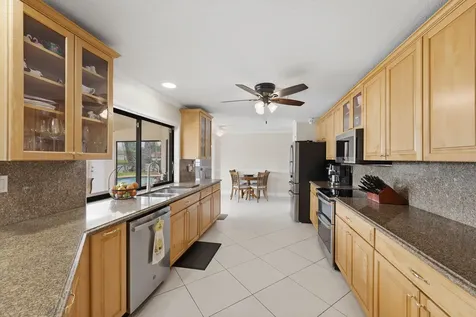 10108 NW 1st Manor Coral Springs FL 33071