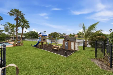 10108 NW 1st Manor Coral Springs FL 33071