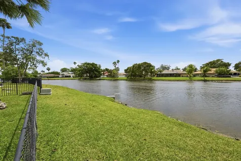 10108 NW 1st Manor Coral Springs FL 33071
