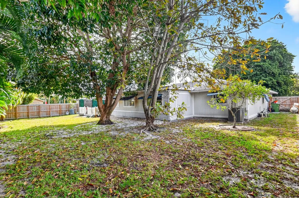 320 Riverdale Road Palm Springs FL 33461