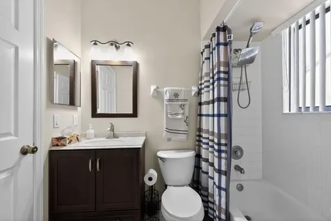 4 Vía De Casas Sur Boynton Beach FL 33426