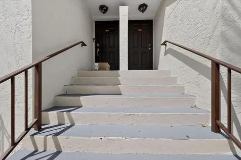 4 Vía De Casas Sur Boynton Beach FL 33426