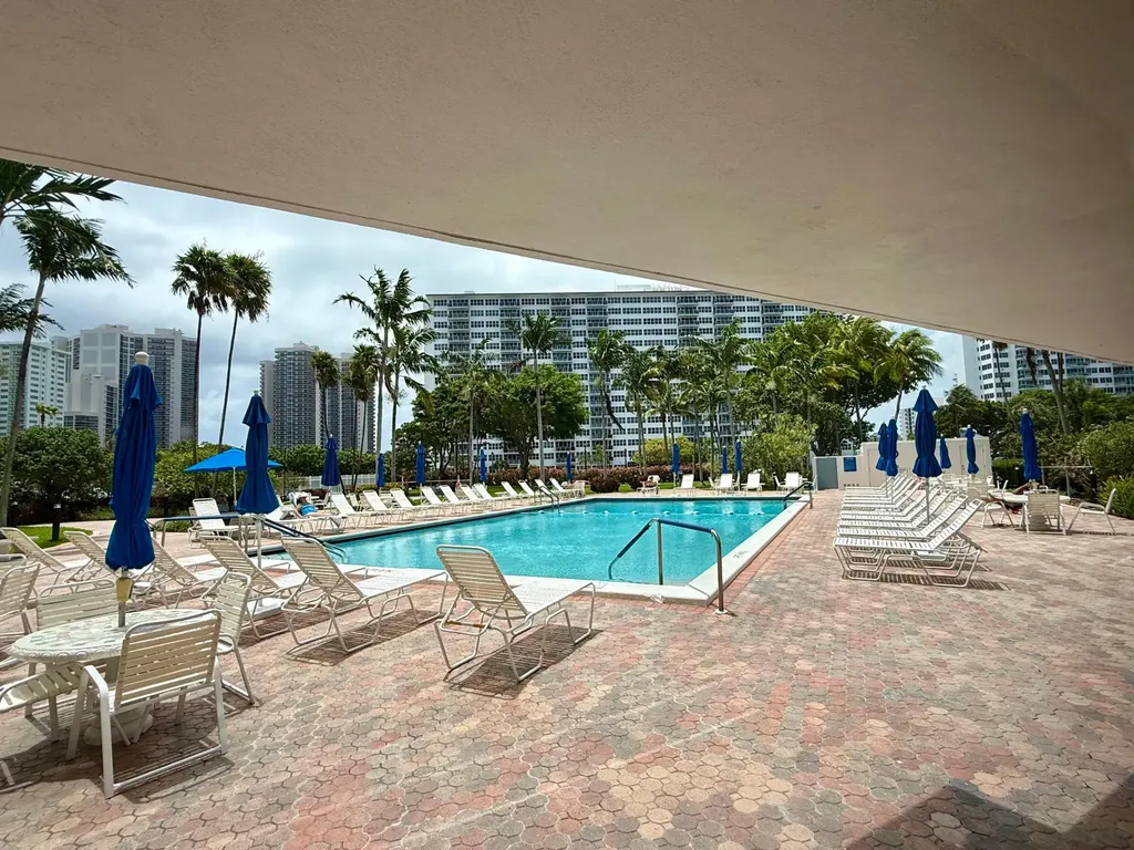 3300 NE 36th Street Fort Lauderdale FL 33308