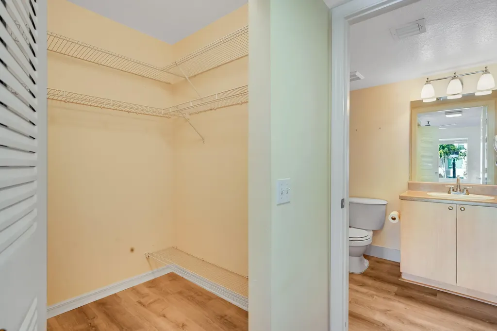 1112 Villa Circle Boynton Beach FL 33435
