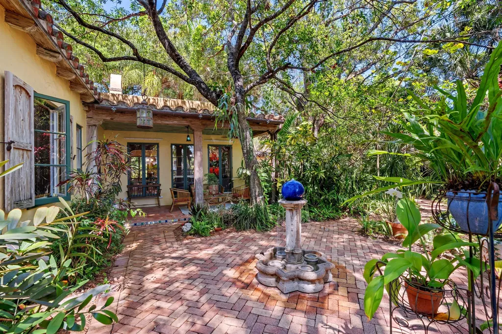 825 Alamanda Street Boca Raton FL 33486