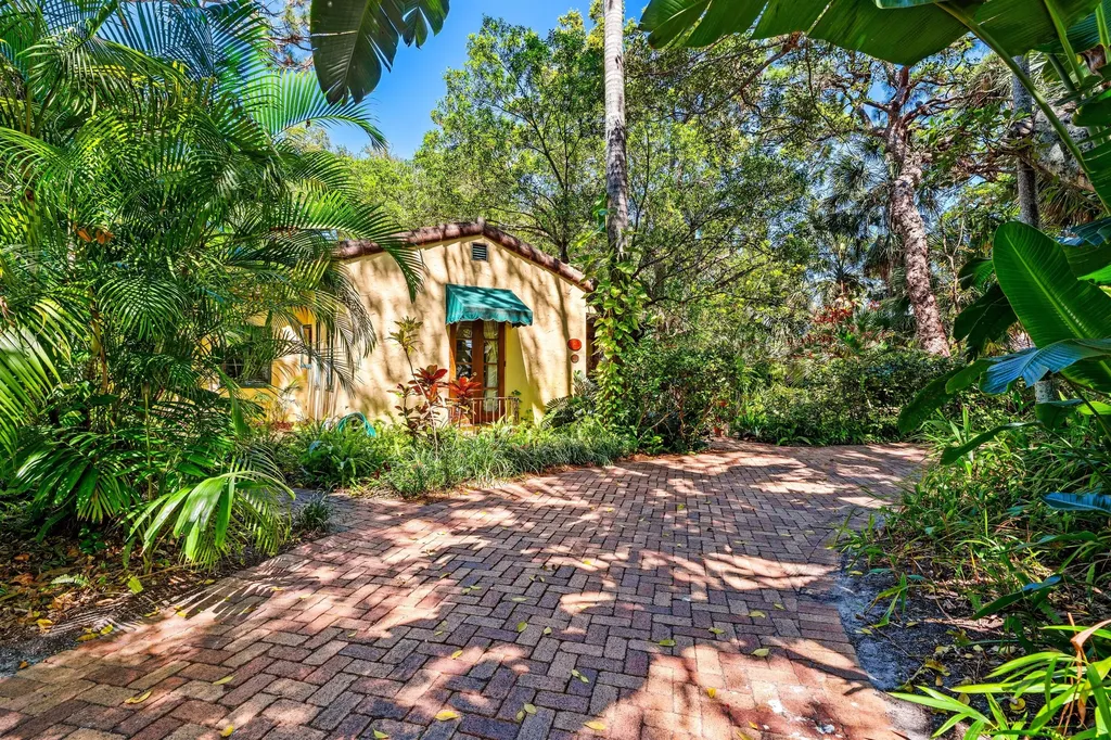 825 Alamanda Street Boca Raton FL 33486