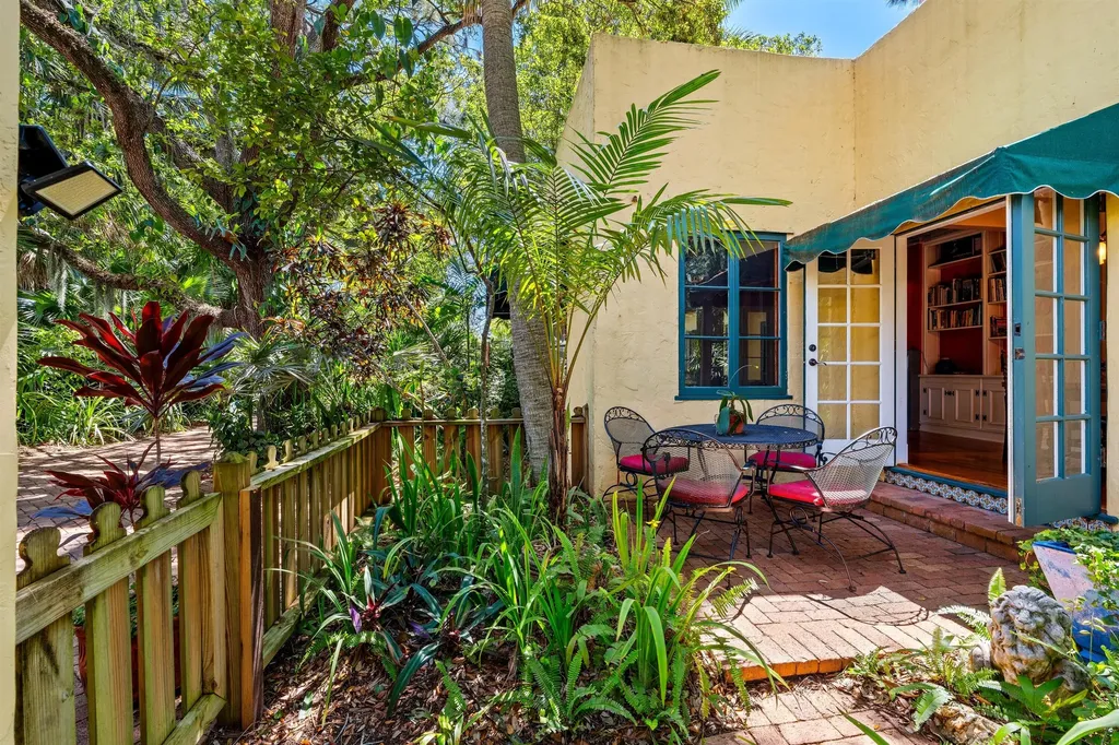 825 Alamanda Street Boca Raton FL 33486
