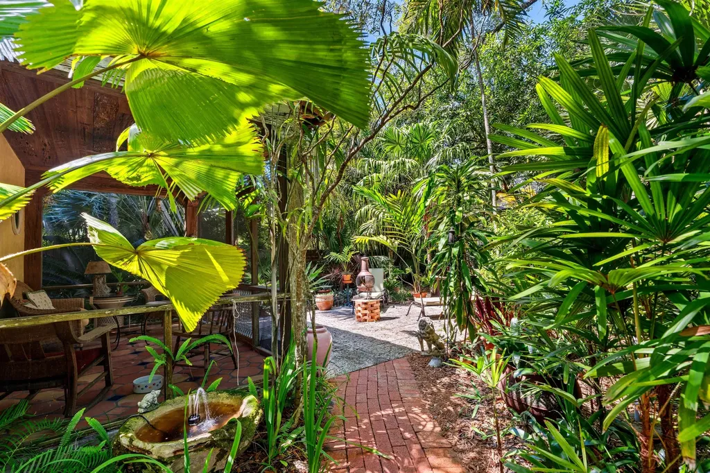 825 Alamanda Street Boca Raton FL 33486