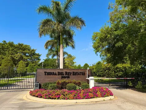 10245 La Reina Road Delray Beach FL 33446
