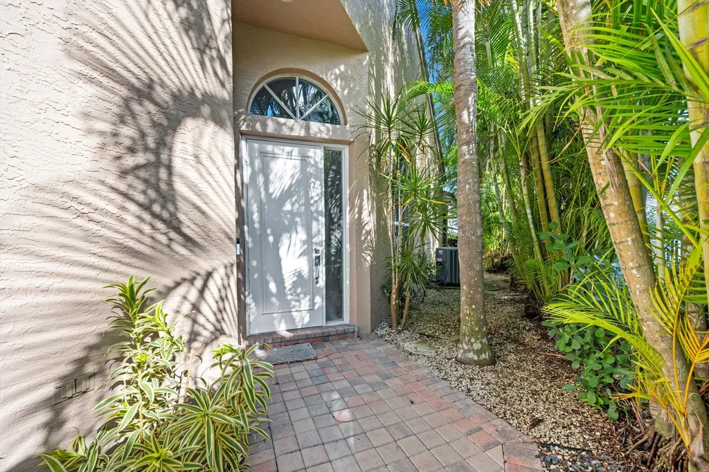 4657 Carlton Golf Drive Lake Worth FL 33449