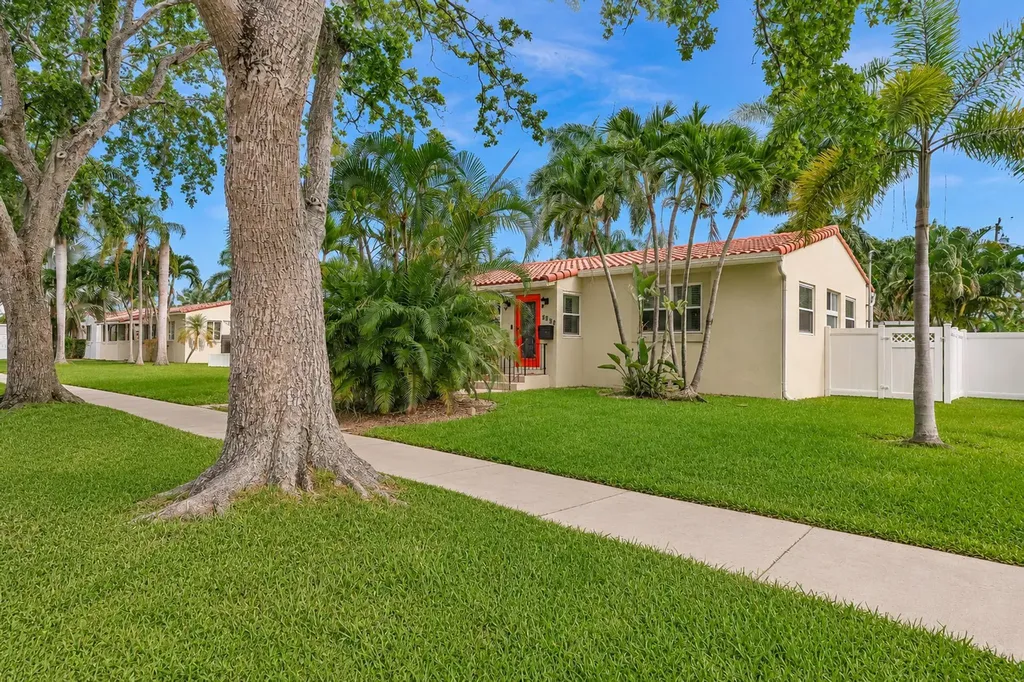 1527 Mayo Street Hollywood FL 33020
