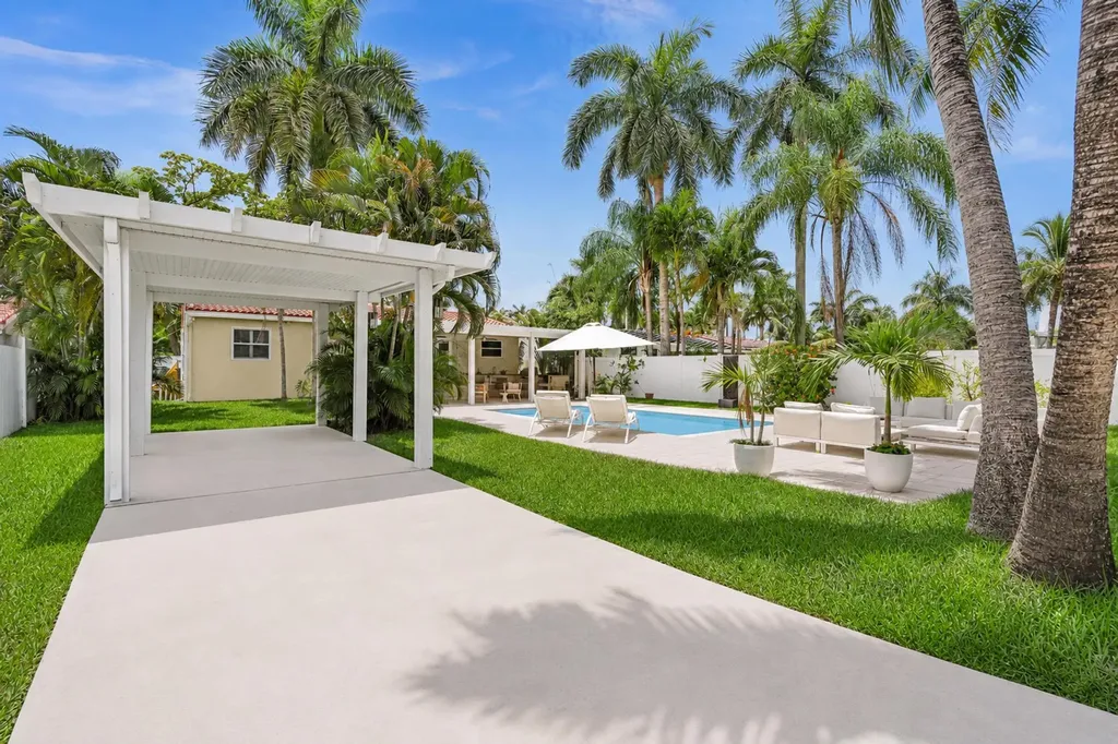 1527 Mayo Street Hollywood FL 33020