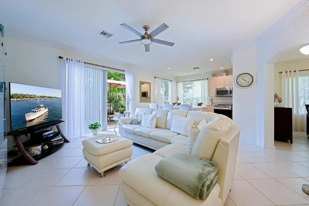 4156 Meade Way West Palm Beach FL 33409