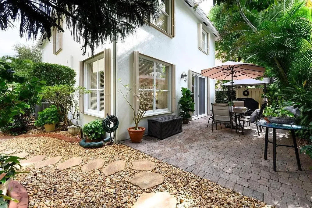 4156 Meade Way West Palm Beach FL 33409