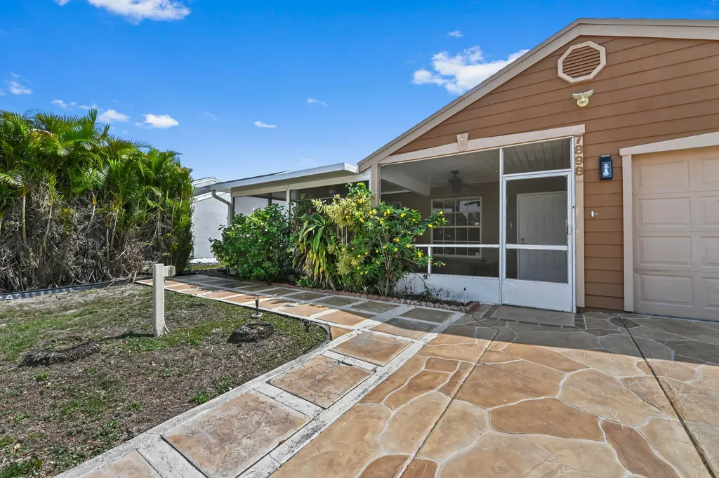 7898 Ridgewood Drive Lake Worth FL 33467