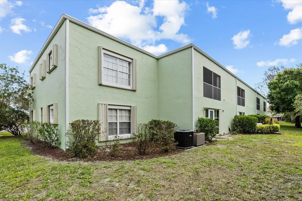 2074 SE Wild Meadow Circle Port St Lucie FL 34952